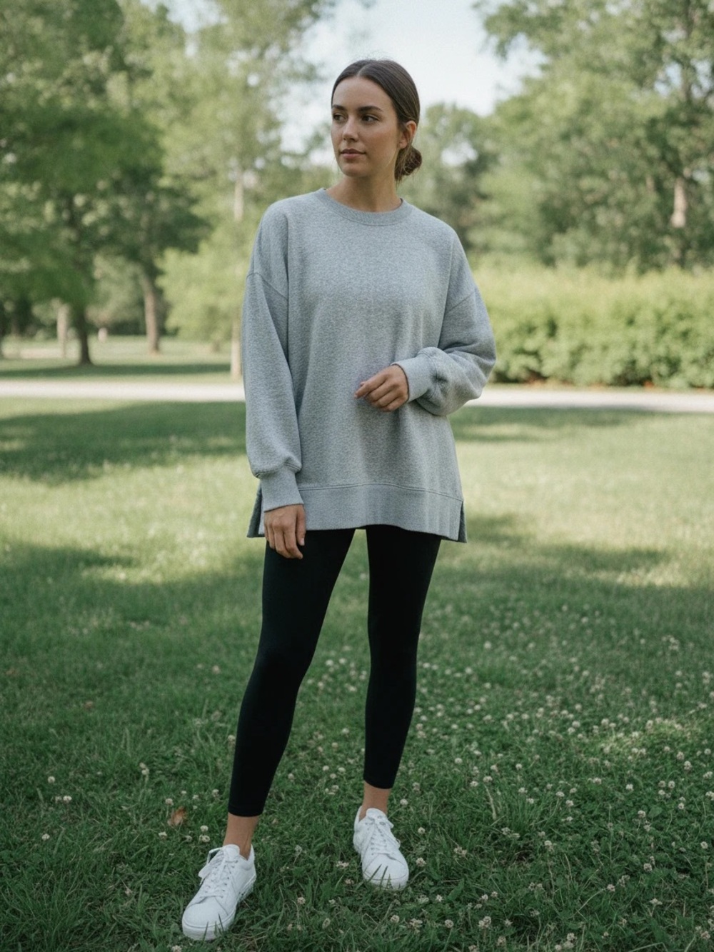 aerie Women’s Light Gray Oversized Crewneck Sweatshirt with Side Slits. Size XL